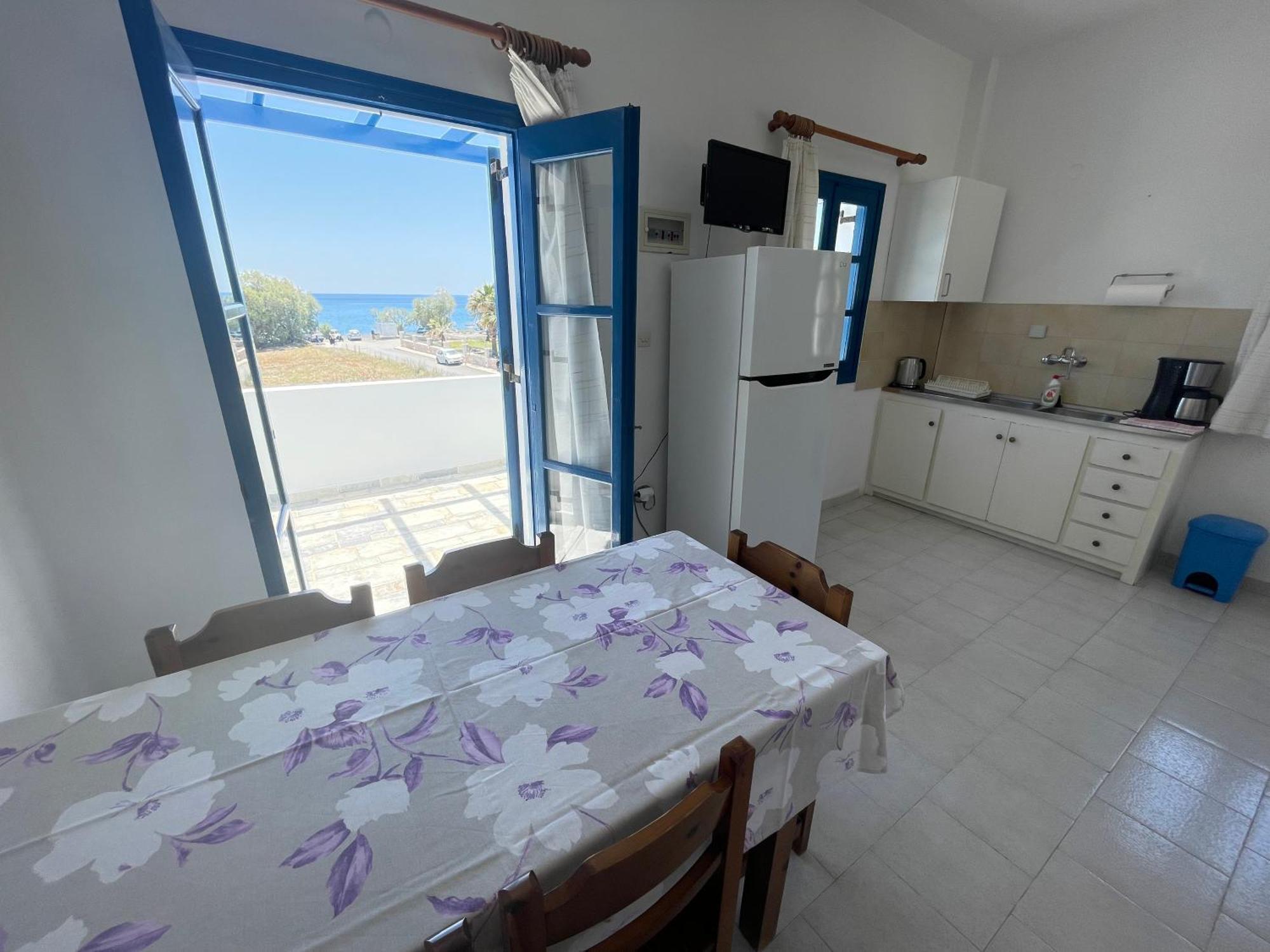 פריבולוס Thalassitis Coastal Apartments מראה חיצוני תמונה