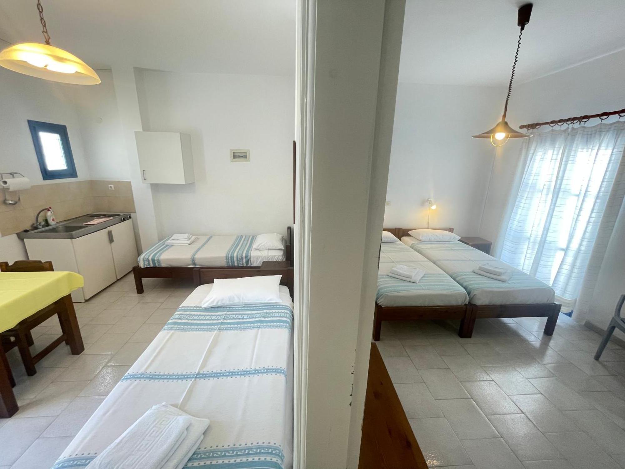 פריבולוס Thalassitis Coastal Apartments מראה חיצוני תמונה