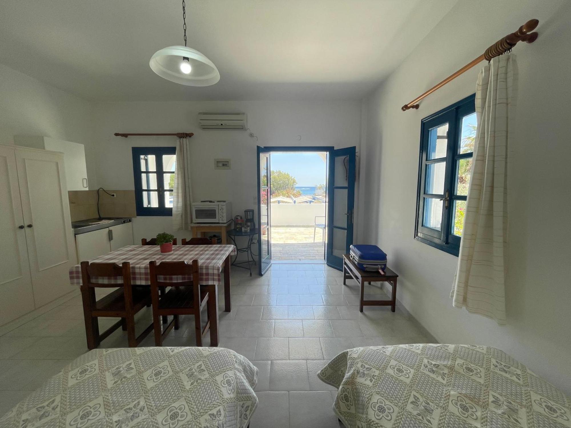 פריבולוס Thalassitis Coastal Apartments מראה חיצוני תמונה